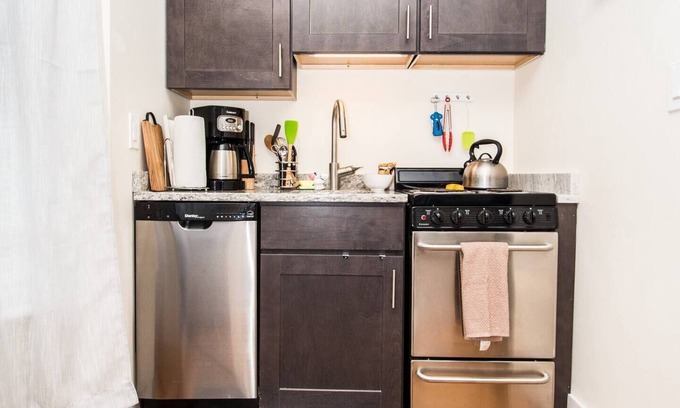 Cleveland Circle Condominio | Estudio renovado, soleado y espacioso en Boston Fácil viaje al centro de la ciudad