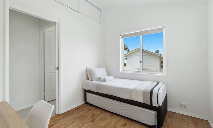 Noosaville Casa | Renovated Townhouse on the River by Stay Noosa