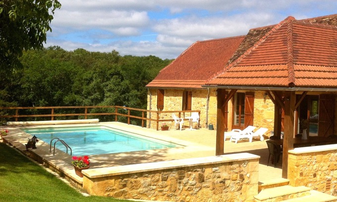 Gourdon Casa | Casa de piedra tradicional renovada con piscina privada de agua salada