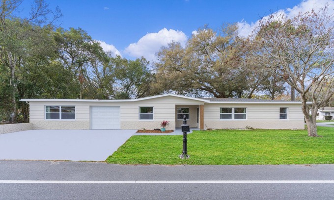 Pine Ridge Casa | Renovated vacation retreat 4 bedrooms 3 baths home
