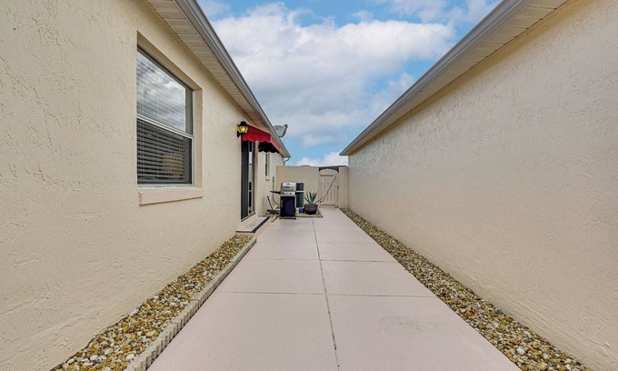 Lady Lake Cabaña | Renovated Villa Btwn Lake Sumter & Spanish Springs