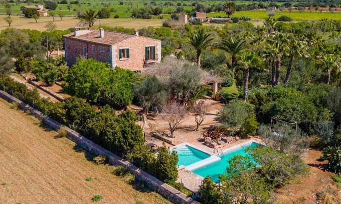 Es Palmer Villa | renovated with a lot of taste and nostalgia