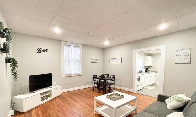 Franklin Casa | Rent 2 Neighboring Homes, Sleeps 13!