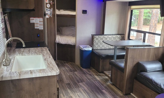 Bay Lake Casa | Rent a great camper at Fort Wilderness,delivery included! Campsite not included.