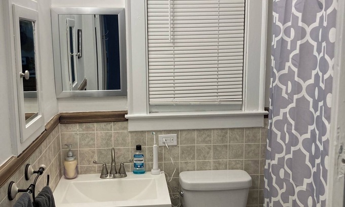 Middletown Casa | Rent A Room In A Spacious Victorian