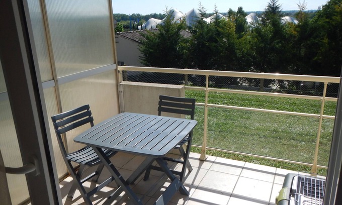 Jonzac Apartamento | Alquiler amueblado a 800 m de los baños termales y 80 m de las Indias Occidentales de JONZAC