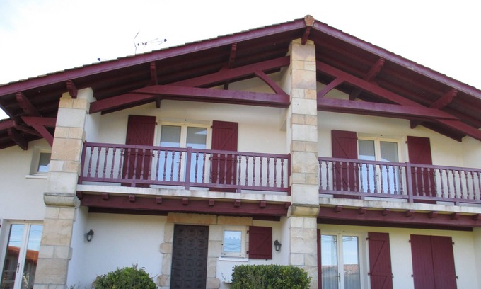 Ascain Chalet De Esquí | Casa de alquiler, cerca del mar y la montaña en la ciudad de Aquitania