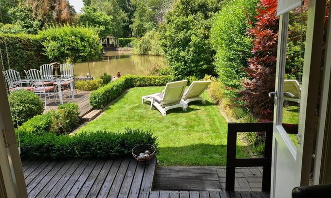 Geel Chalet De Esquí | Rent & Relax: De steiger