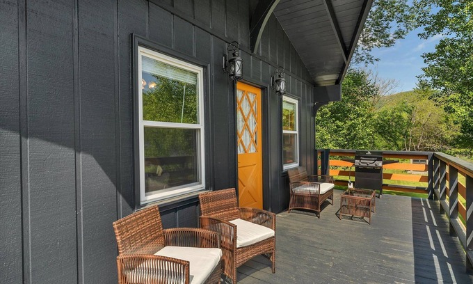 Newland Chalet De Esquí | Rent the *Whole Camp* Sleeps 15!