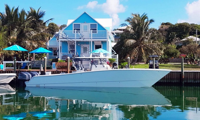 Spanish Wells Casa | Casa nueva de alquiler con DOCK en el canal en Pelican Bay