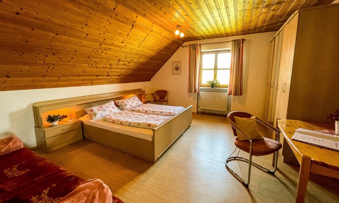 Muenchberg Apartamento | Alquiler-Finkenflug-Baño Privado
