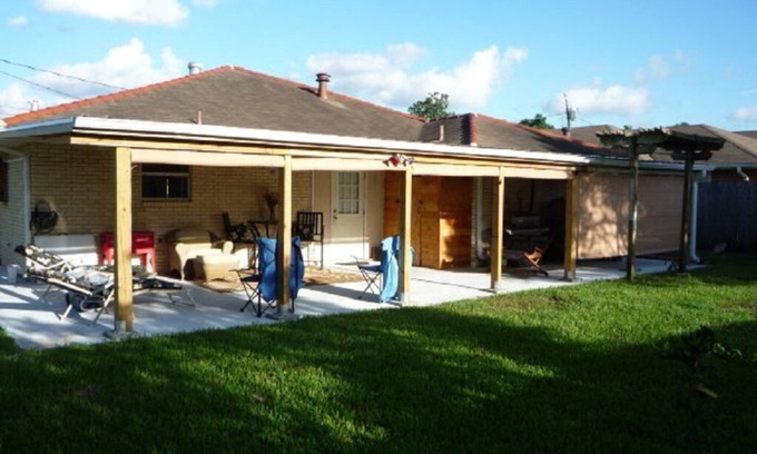 Lower Ninth Ward Casa | RENTAL FOR SUPER BOWL AND/OR MARDI GRAS. 10 MIN TO QUARTER -3 OFF STREET PARK