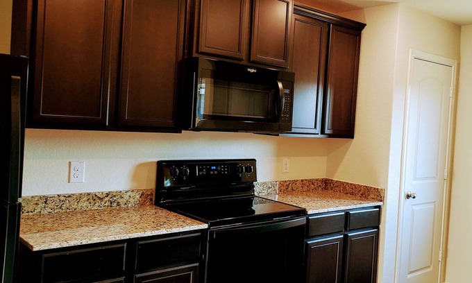 Medina Valley Casa | Casa de alquiler cerca de SeaWorld para BMT / Corporate Housing / Travel Nurses / RNs / airbnb