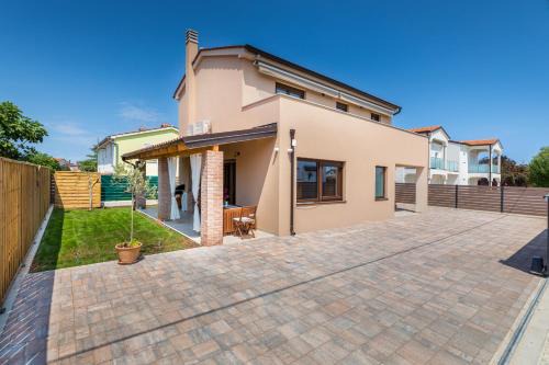 Valbandon Casa | Rental house Nada