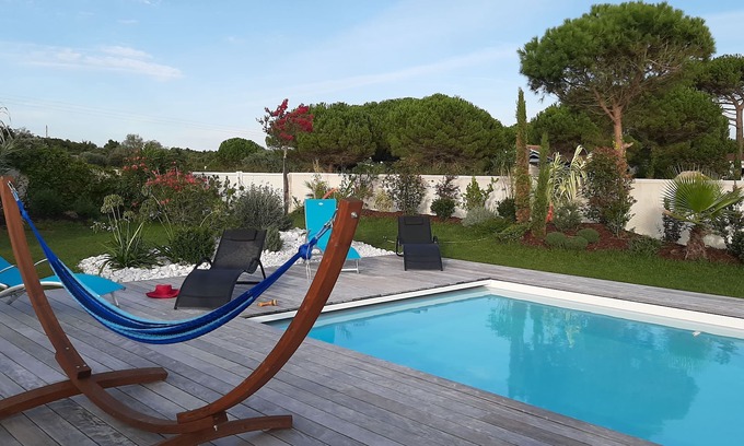 La Remigeasse Casa | Rental house with pool 10 pers 15 min walk beach perroche
