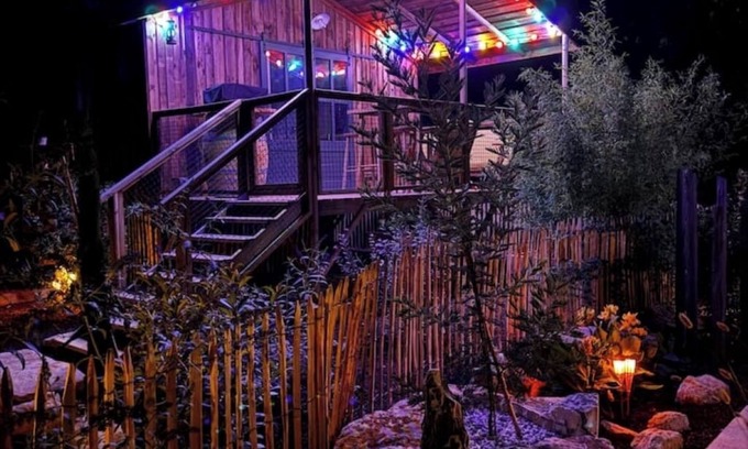 Lacoste Cabina | Rental of 2 wooden cabins for 10 people (heating & air-conditioning)