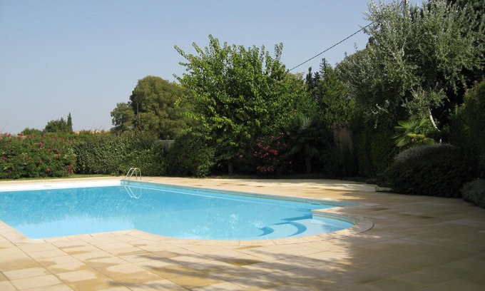 Mouries Apartamento | Alquiler con piscina, cerca de Baux de Provence, en el parque natural de los Alpilles