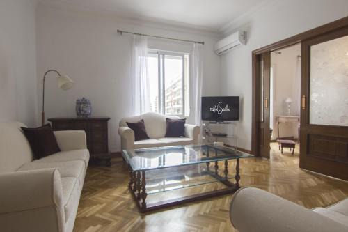 Los Remedios Apartamento | RentalSevilla Virgen de Consolación