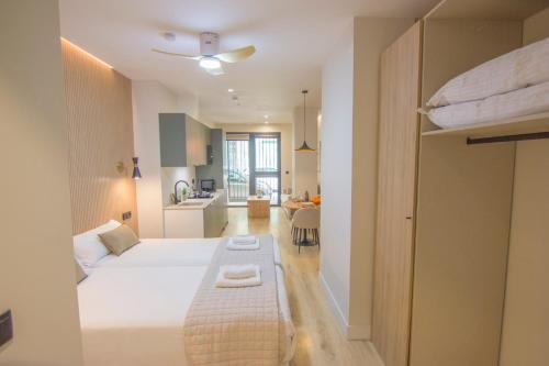 Los Remedios Apartamento | RentalSevilla Virgen de Robledo