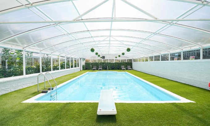 Ridgeway Casa | RentMySpaHomeDOTcoDOTuk