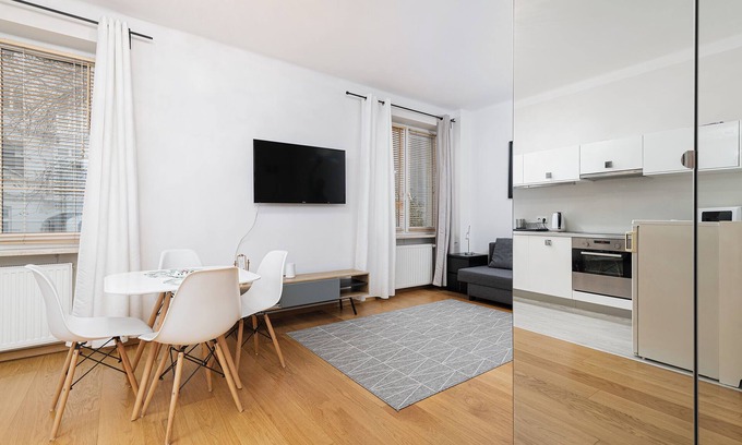 Srodmiescie Apartamento | RentPlanet - Apartament Chmielna