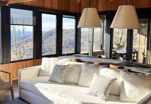 Lanin National Park Casa | RentUp - Confort y diseno casa ski in out con vistas imponentes