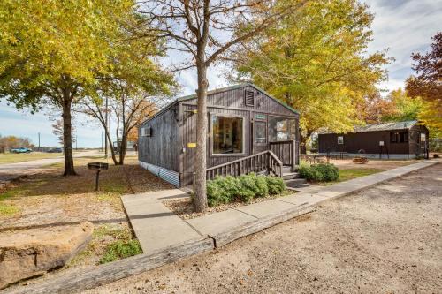 Cayuga Apartamento | Reservoir and Dock Access Pet-Friendly Kerens Cabin