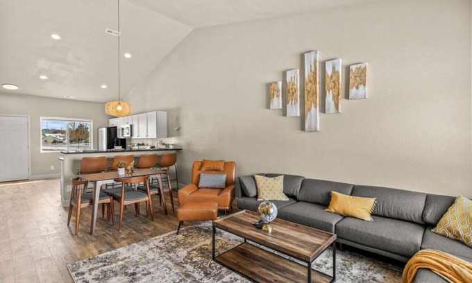 Pueblo West Casa | Reservoir Retreat: Family Friendly Vacation Spot