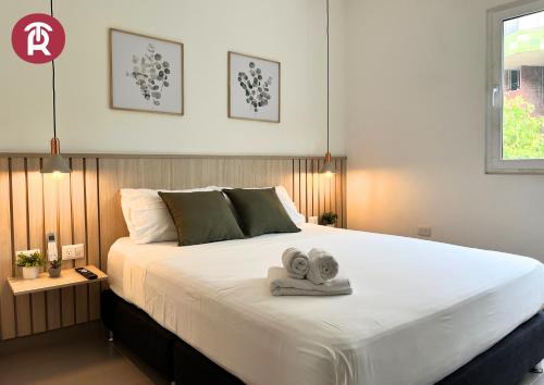 Cali Cama Y Desayuno | Reset Hotel Coworking 3 Bedroom Suite with Rooftop Access