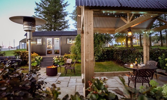 Limavady Apartamento | Reset surrounded by nature in one of our 4 Shepherds Huts at Ballyness