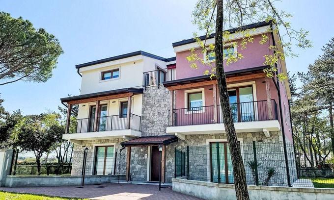 Sistiana Apartamento | Residence Baia Rilke, App. Pineta by Interhome