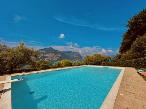 Sensole Apartamento | RESIDENCE BAY OF SILENCE - Lake View, Free Beach, Isle of Lake Iseo
