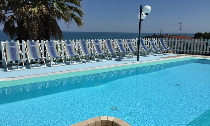Massignano Apartamento | Residence Club Azzurro