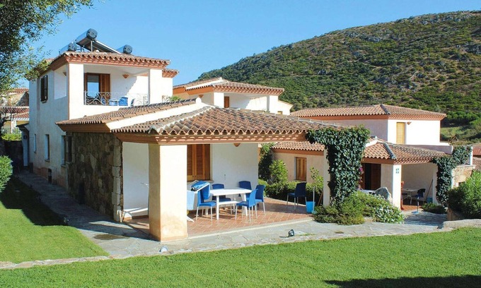 Tanaunella Apartamento | Residencia con piscina en Tanaunella - Budoni