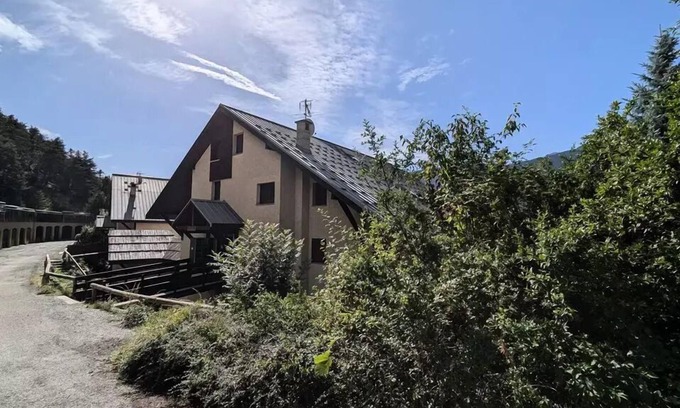 Vallouise-Pelvoux Apartamento | Residence Les Cytises - Nice T2 with balcony for 4 people with mountain views.
