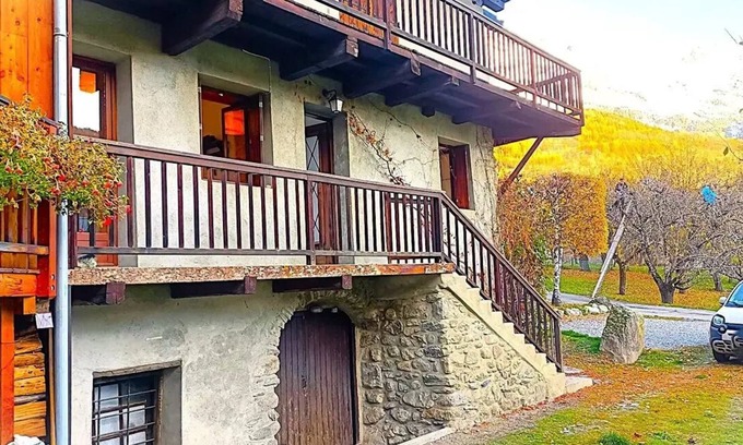 Pelvoux Apartamento | Residence Maison Pelmou-pelvoux - Nice T3 apartment in country house for 6 people with balcony.