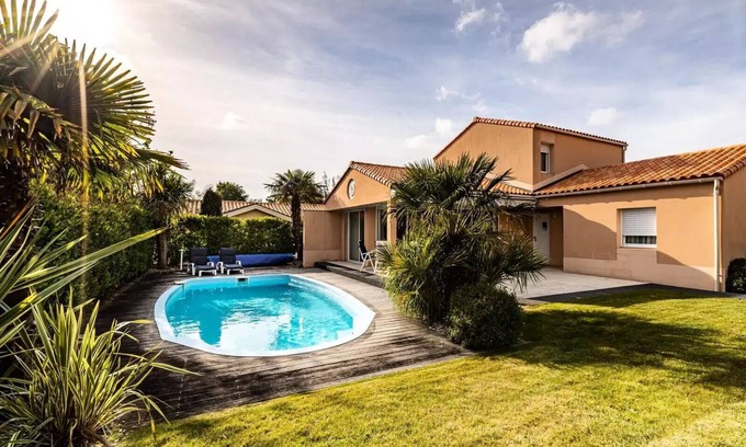 Chateau-d'Olonne Villa | Residence Oasis Les Jardins - Villa Sophora 8 people with swimming pool