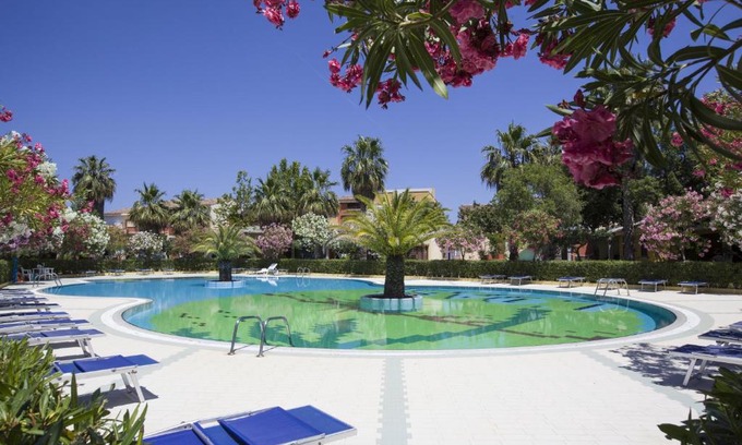 Porto Ottiolu Apartamento | Residence Oasi Anfiteatro