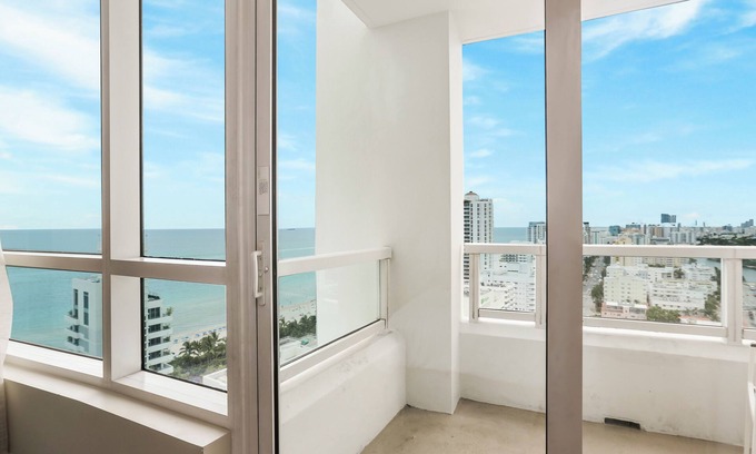 Mid Beach Apartamento | Residences at Fontainebleau Miami