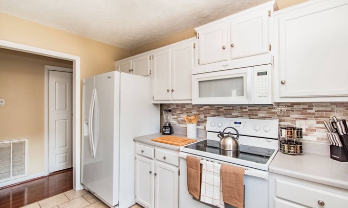 Fayetteville Casa | Residential home, Firepit, Gas Grill, Close to Ft. Bragg