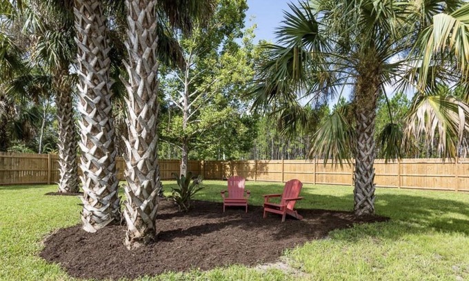 Indian Trails Casa | Residential home minutes from the beach with fenced in backyard!