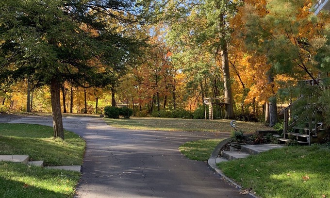 Lima Casa | Residential neighborhood adjacent to park.