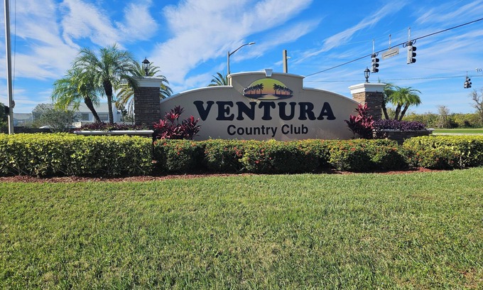 Ventura Condominio | Resort 2-bedroom condo in amazing Orlando with fitness room, WiFi, AC,