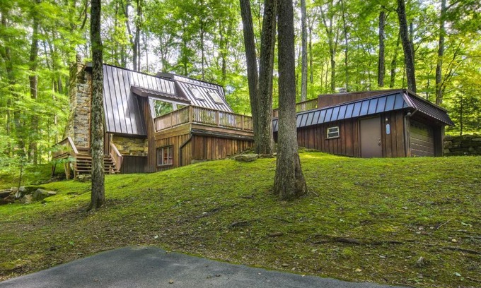 Treasure Lake Casa | Resort Amenities Family-Friendly DuBois Cabin