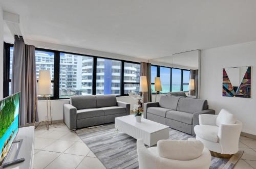 Mid Beach Apartamento | Resort beach condo w beach service 601