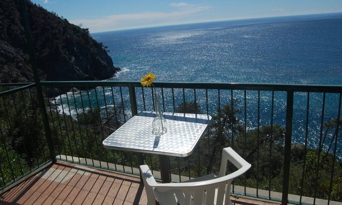 Bonassola Apartamento | Resort La Francesca two-room apartment Tipo B with sea view for 4 persons