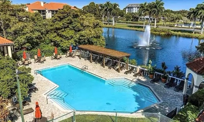Feather Sound Condominio | Resort Living - 3 month+ rental, 3 BR - work and live in Clearwater/St Pete
