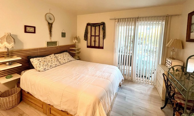 South Redondo Condominio | Resort Living-Ocean View-Steps From The Sand!
