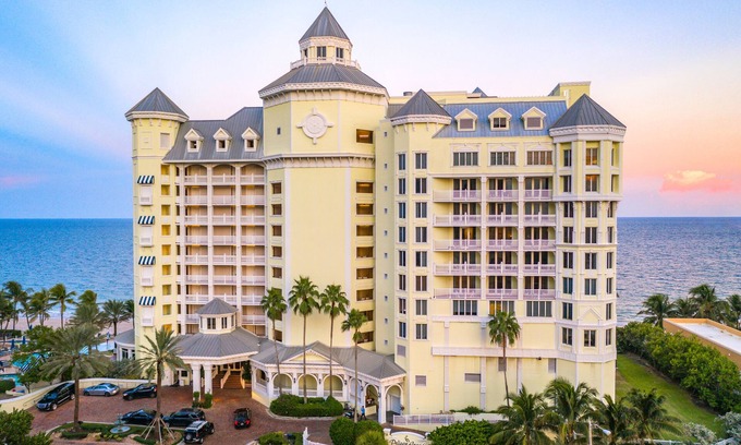 Barrier Island Complejo | Resort located directly on the sand of the Atlantic Ocean! Room w/ an oceanview!