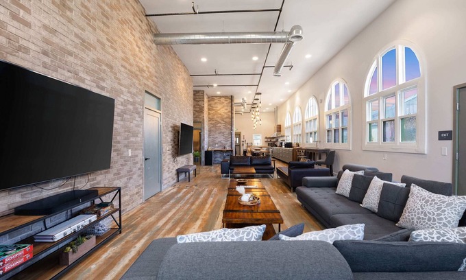 Stockton Casa | 11BR Sanctuary Lodging and Event Space